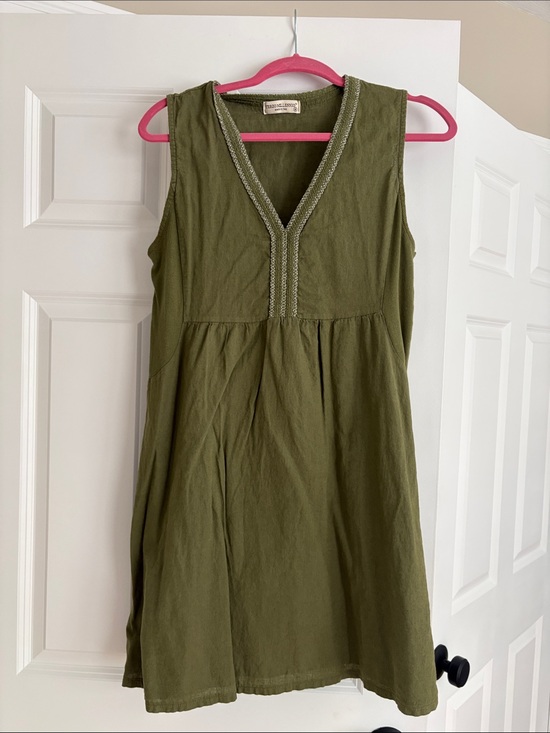 Terzo Millennio Dresses & Skirts - Women's Olive Green Sleeveless V-Neck Dress